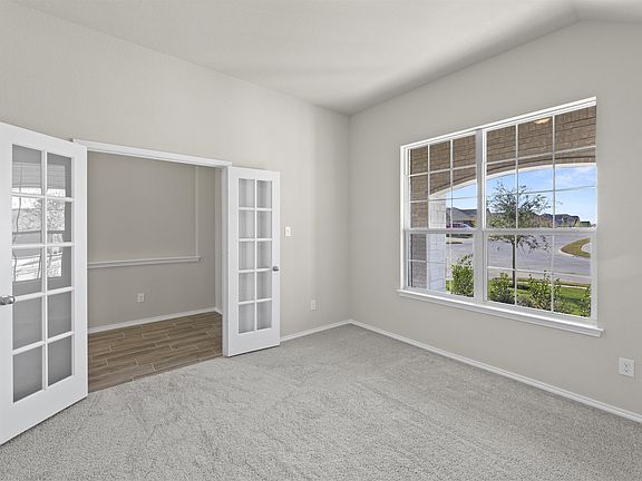 5th image of 1804 Agarito Dr