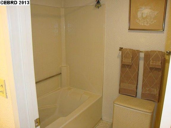 5th image of 710 Canyon Oaks Dr APT G