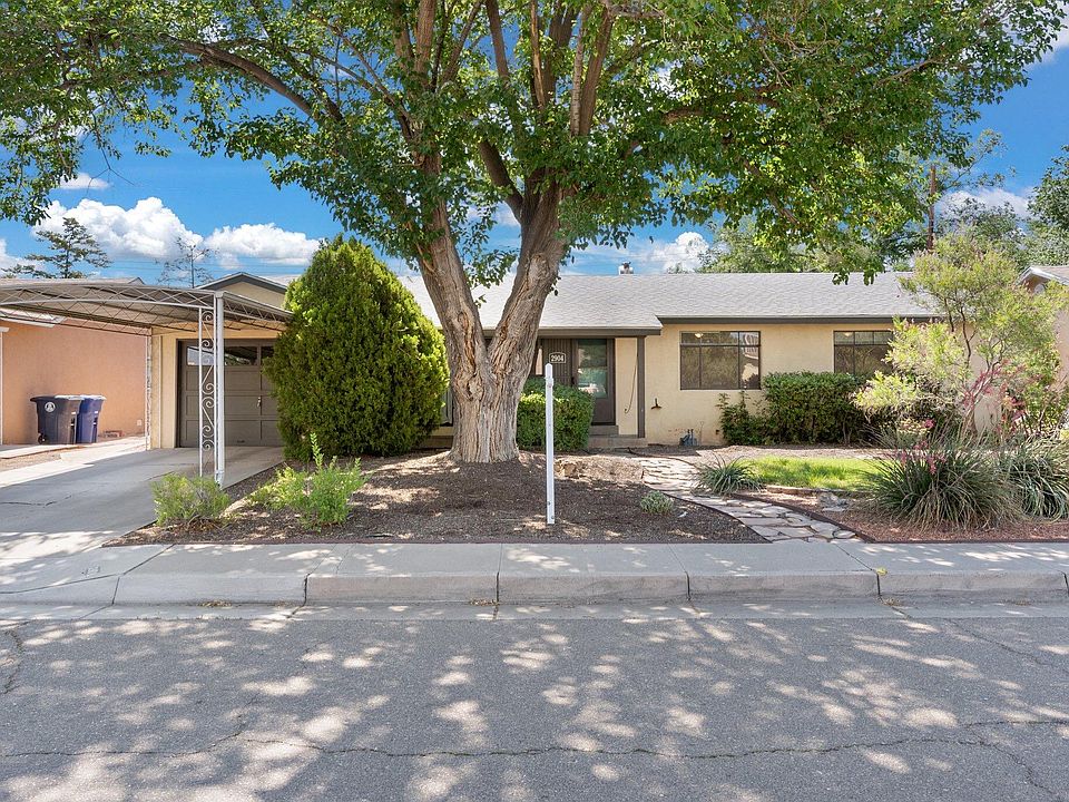 1st image of 2904 Palomas Dr NE