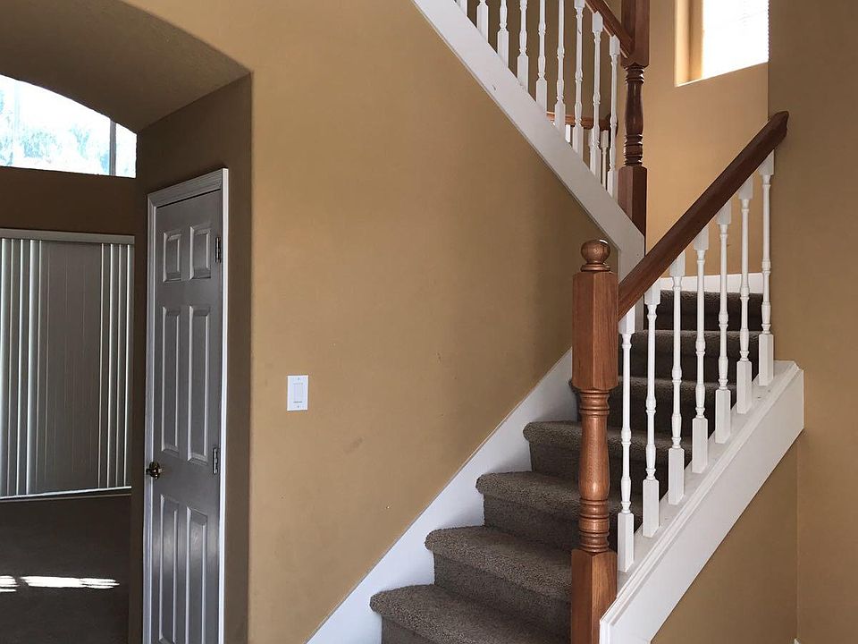 1st image of 1721 Golfview Dr