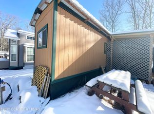 13 Booboo Ln, Hawley, PA 18428