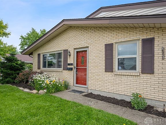 3rd image of 2732 Mohican Ave