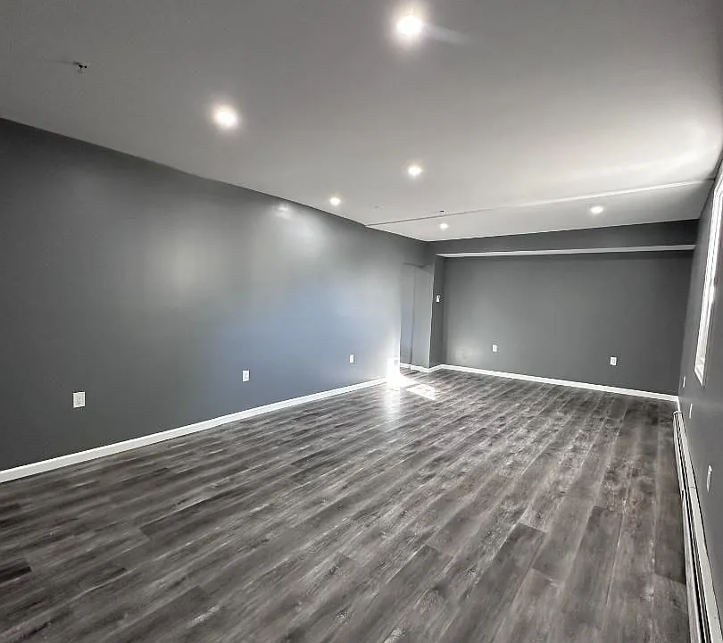 153 Vine St #2