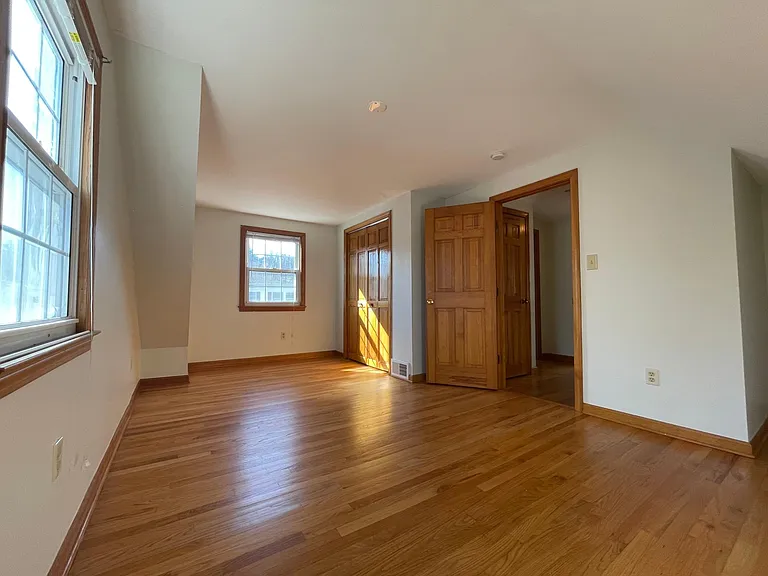 280 Washington Ave — Photo 11