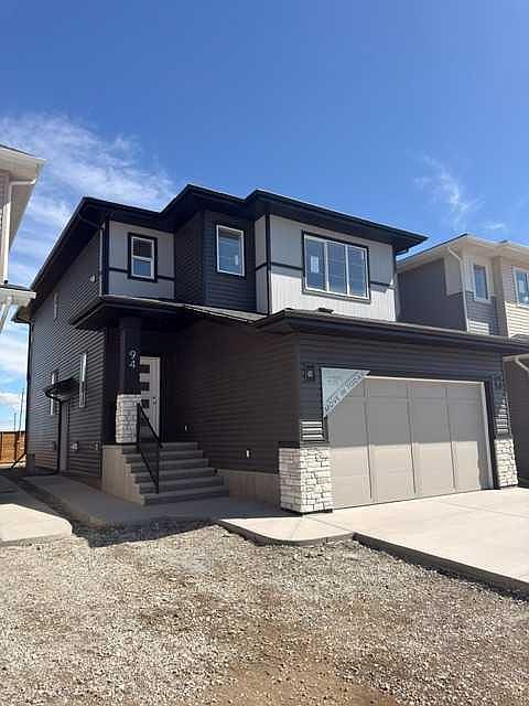 1st image of 94 S Prince Cres