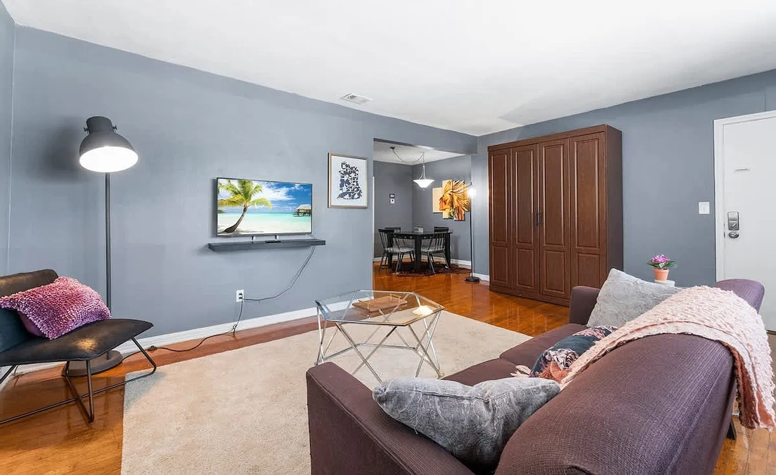 1 bed, 1.0 bath, 893 sqft, $2,459 — Photo 1