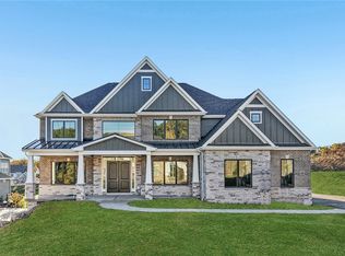 304 Azalea Ln, Baden, PA 15005