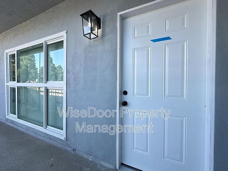 10392 Lampson Ave — Photo 7