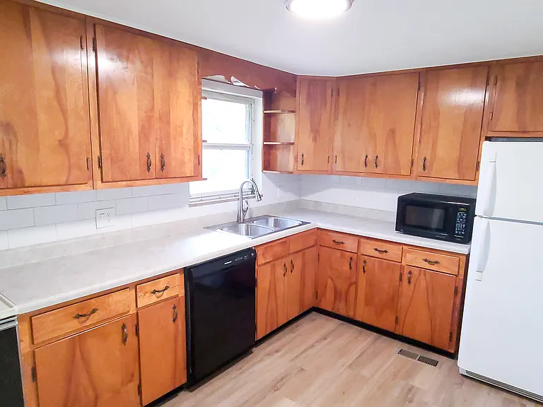 732 Davis Dr — Photo 5