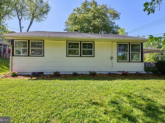3rd image of 3012 Kadala Pl