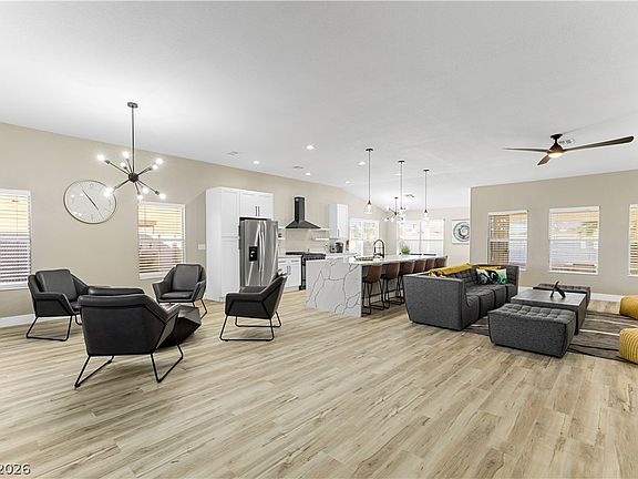 3rd image of 137 La Mirada Dr