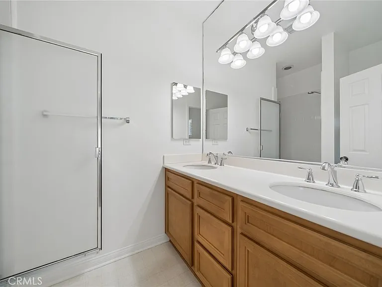 215 Dewdrop — Photo 13