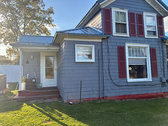 3rd image of 23 W Warren Rd