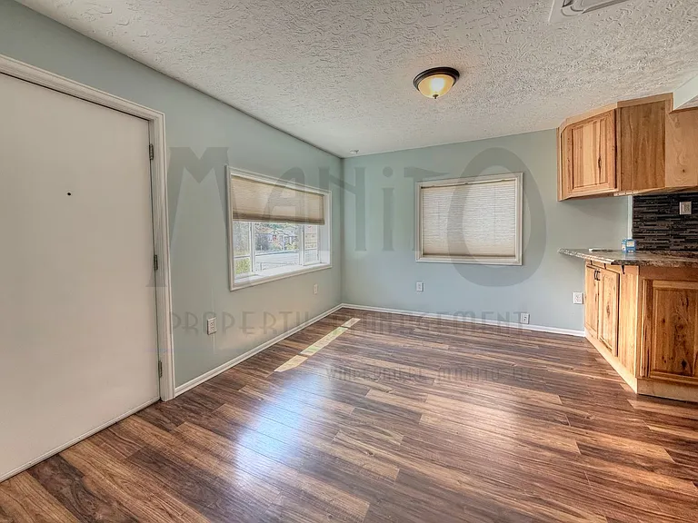 3642 W Wellesley Ave — Photo 3