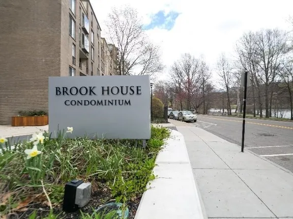 44 Washington St APT 701, Brookline, MA 02445