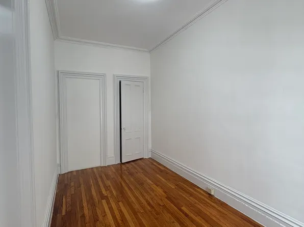 42 W 56th St APT 3A, New York, NY 10019