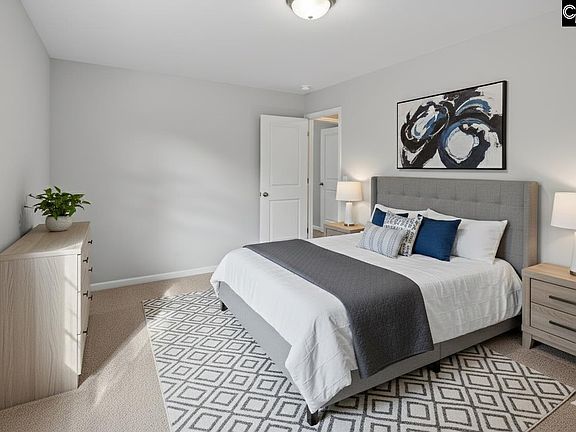 4th image of 720 Garrett Way