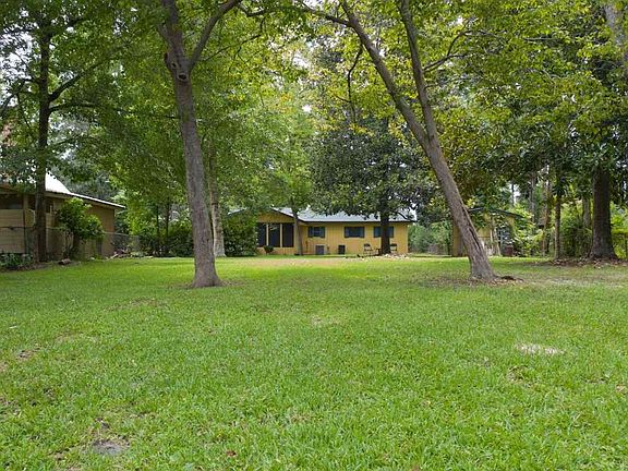 3rd image of 684 Sherwood Forest Dr