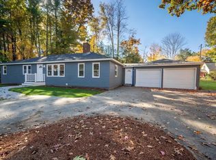 24 Hemlock Dr, Fitchburg, MA 01420