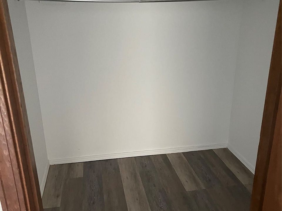 Walk in closets in both bedrooms