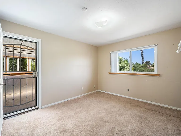 1237 Sandra Cir — Photo 10