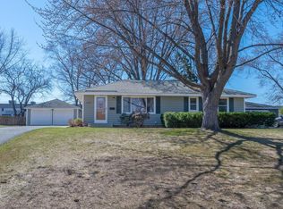 2101 W 92nd St, Bloomington, MN 55431