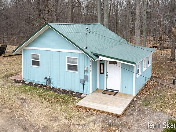 3rd image of 16665 Bromley Ave
