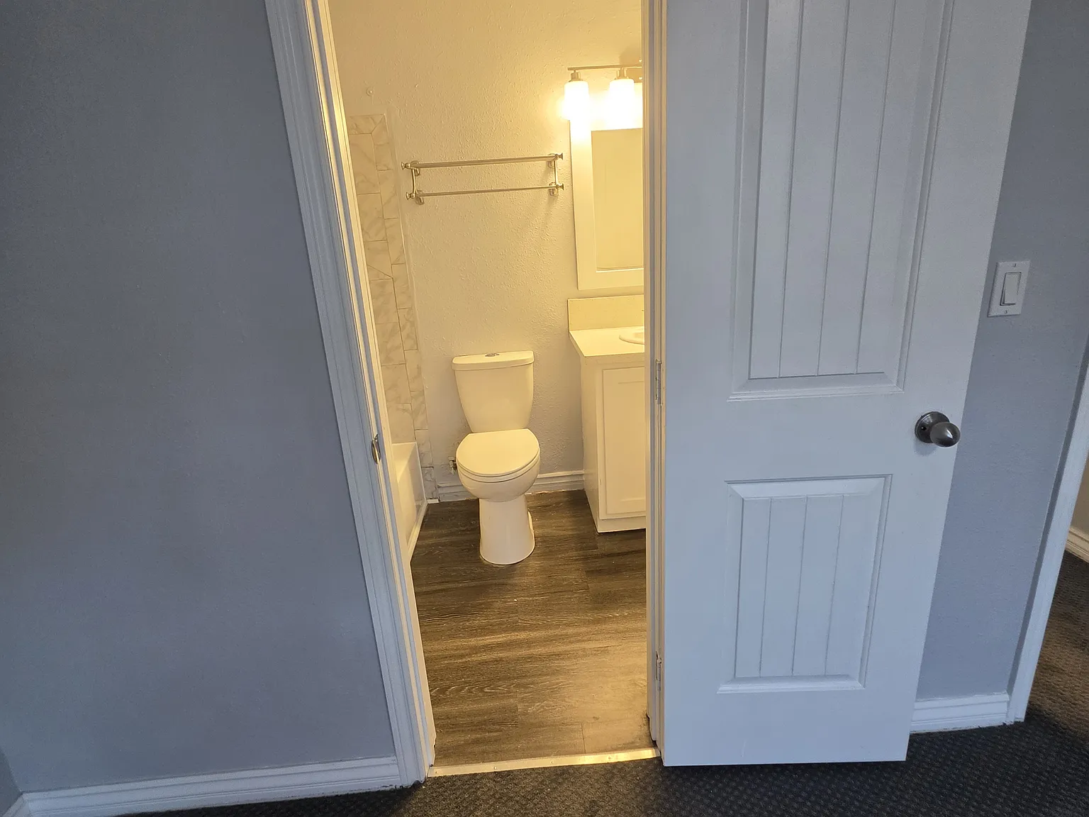 2 bed, 1050 sqft, $2,200 — Photo 4