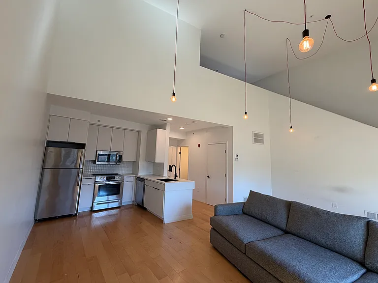 15 Allen St #302 — Photo 3