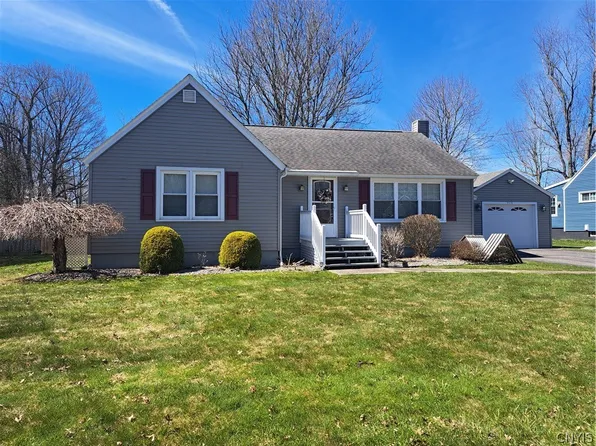 910 Oakwood St, Rome, NY 13440