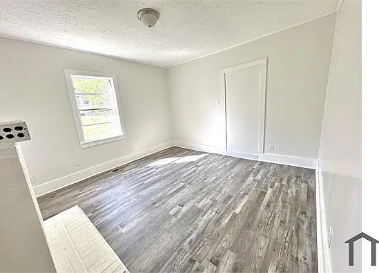 1254 Lewis St — Photo 7