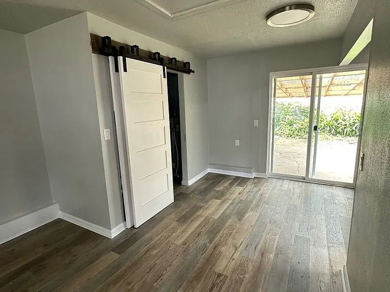 921 Alameda Ave — Photo 12