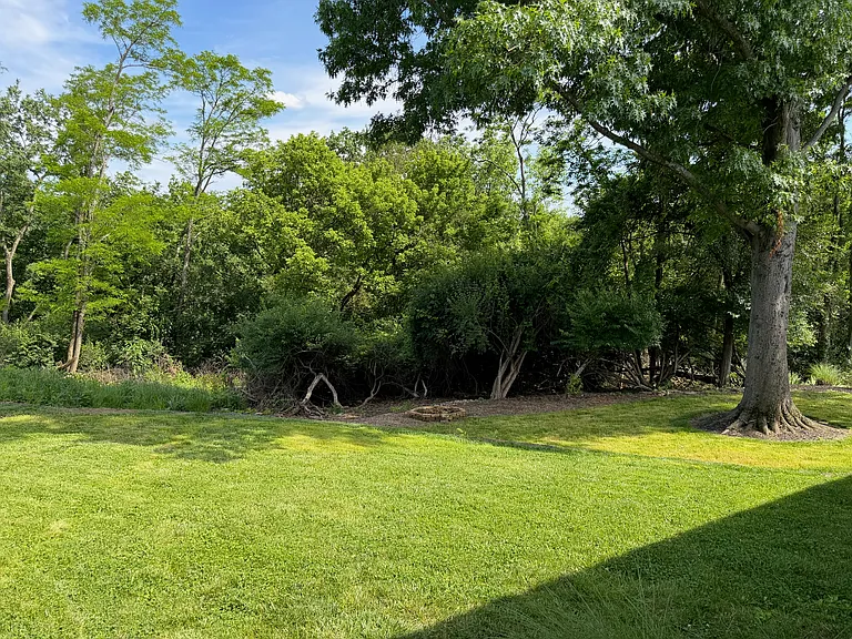 143 Capri Dr — Photo 14