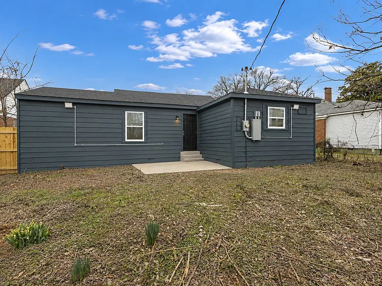2496 Malone Ave — Photo 7