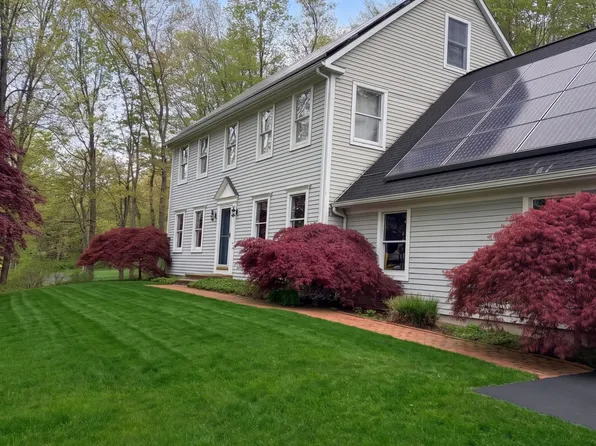 18 Gelding Hill Road, Newtown, CT 06482