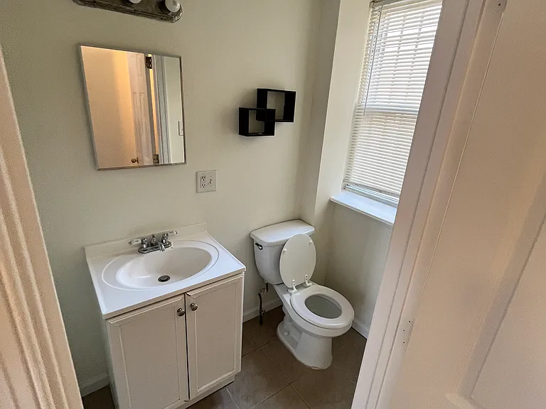 1846 W Master St #2 — Photo 10
