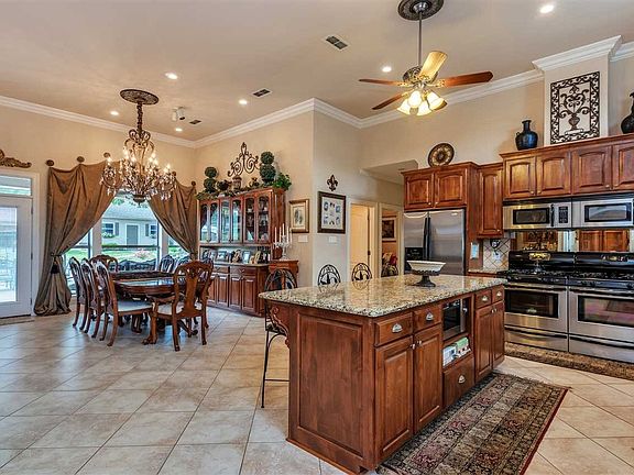 4th image of 106 Glen Rose Trl