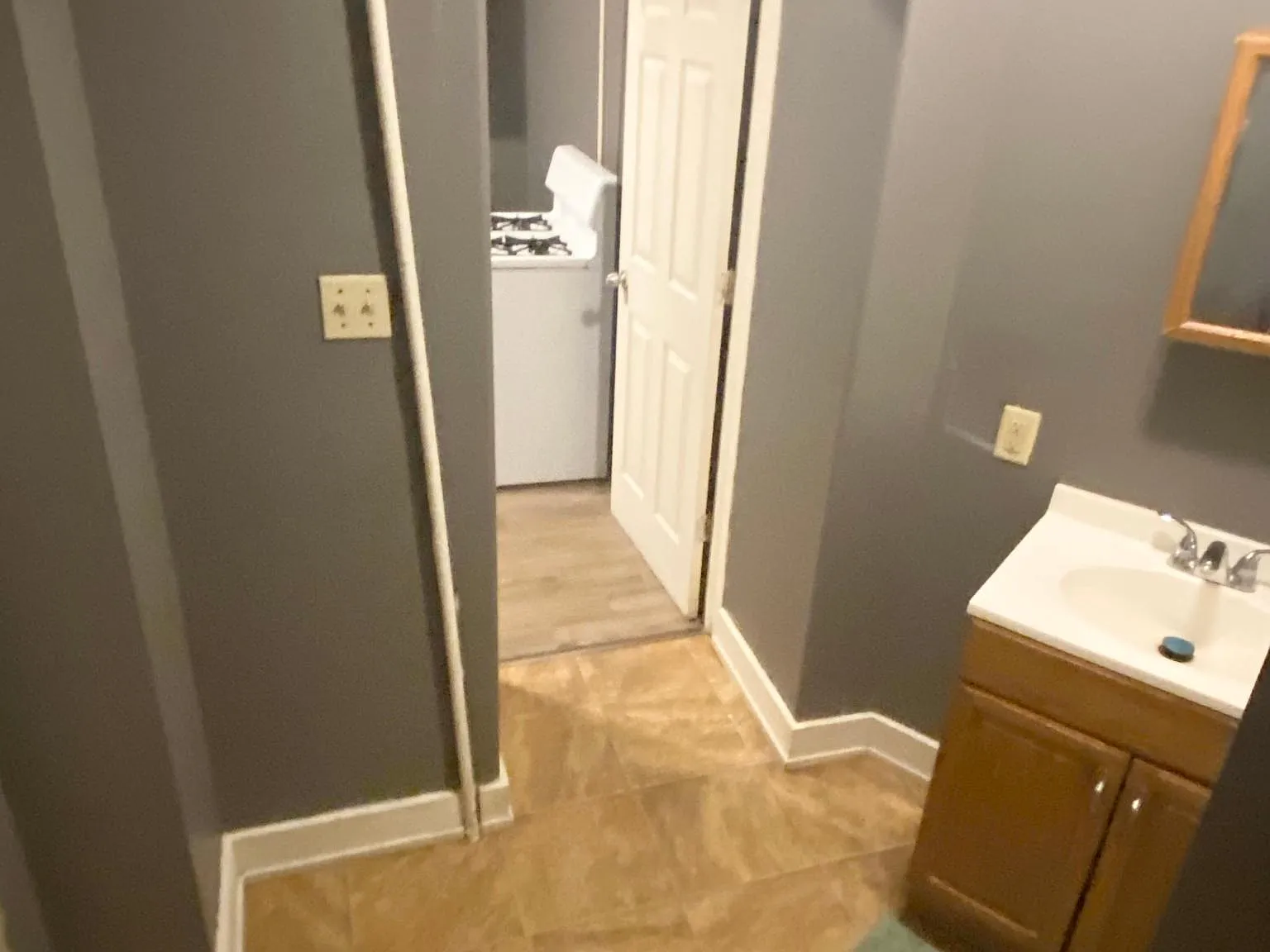 Studio, 550 sqft, $895 — Photo 3