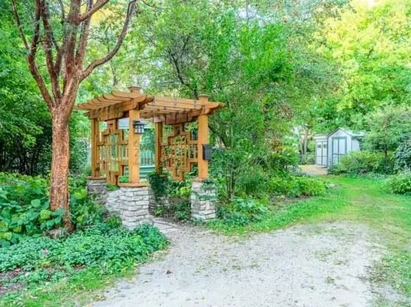 624 E Evergreen St, Wheaton, IL 60187