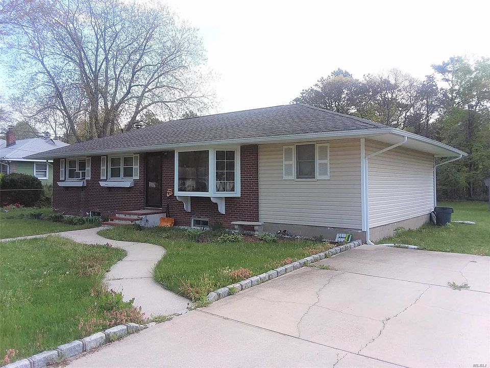 2nd image of 15 Carver Blvd