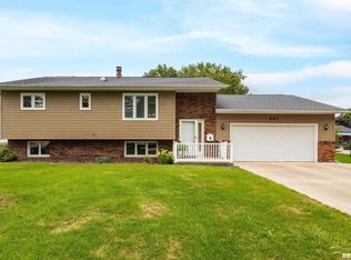 507 E Locust St, Geneseo, IL 61254