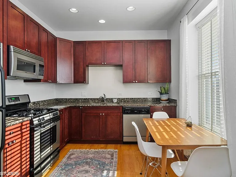 3217 W Altgeld St #3 — Photo 2