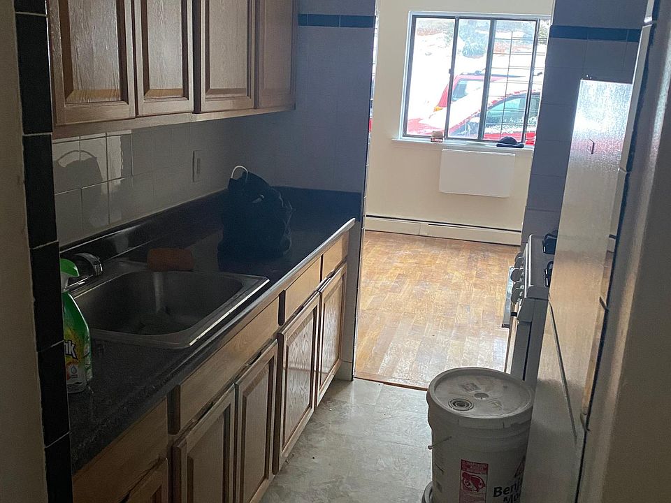 1st image of 35 Odell Ave APT 3C