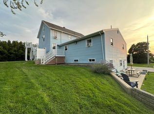 40 Hemlock Ave FLOOR 1, Narragansett, RI 02882