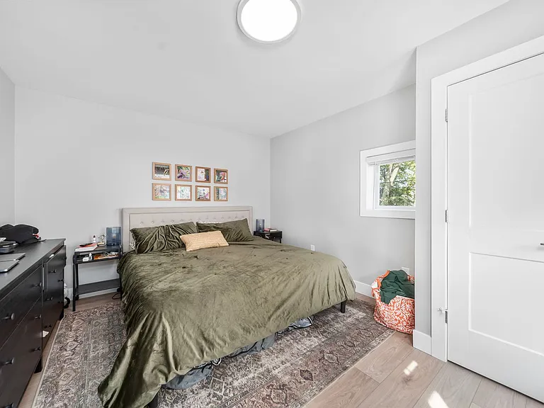 622 W State St — Photo 15
