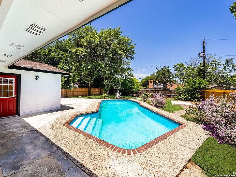 1st image of 8323 STARCREST DR