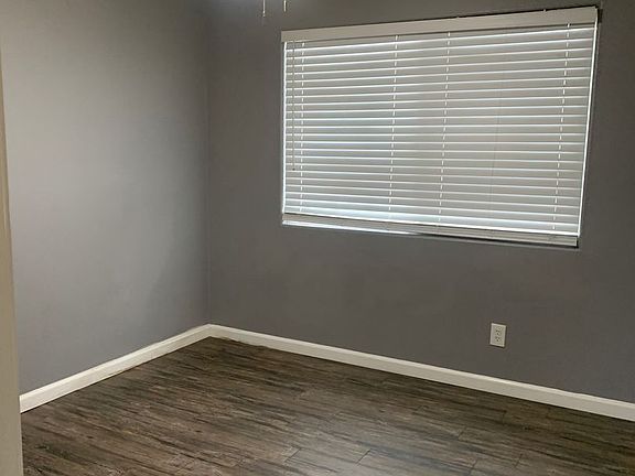 2nd image of 1212 N Green St APT E