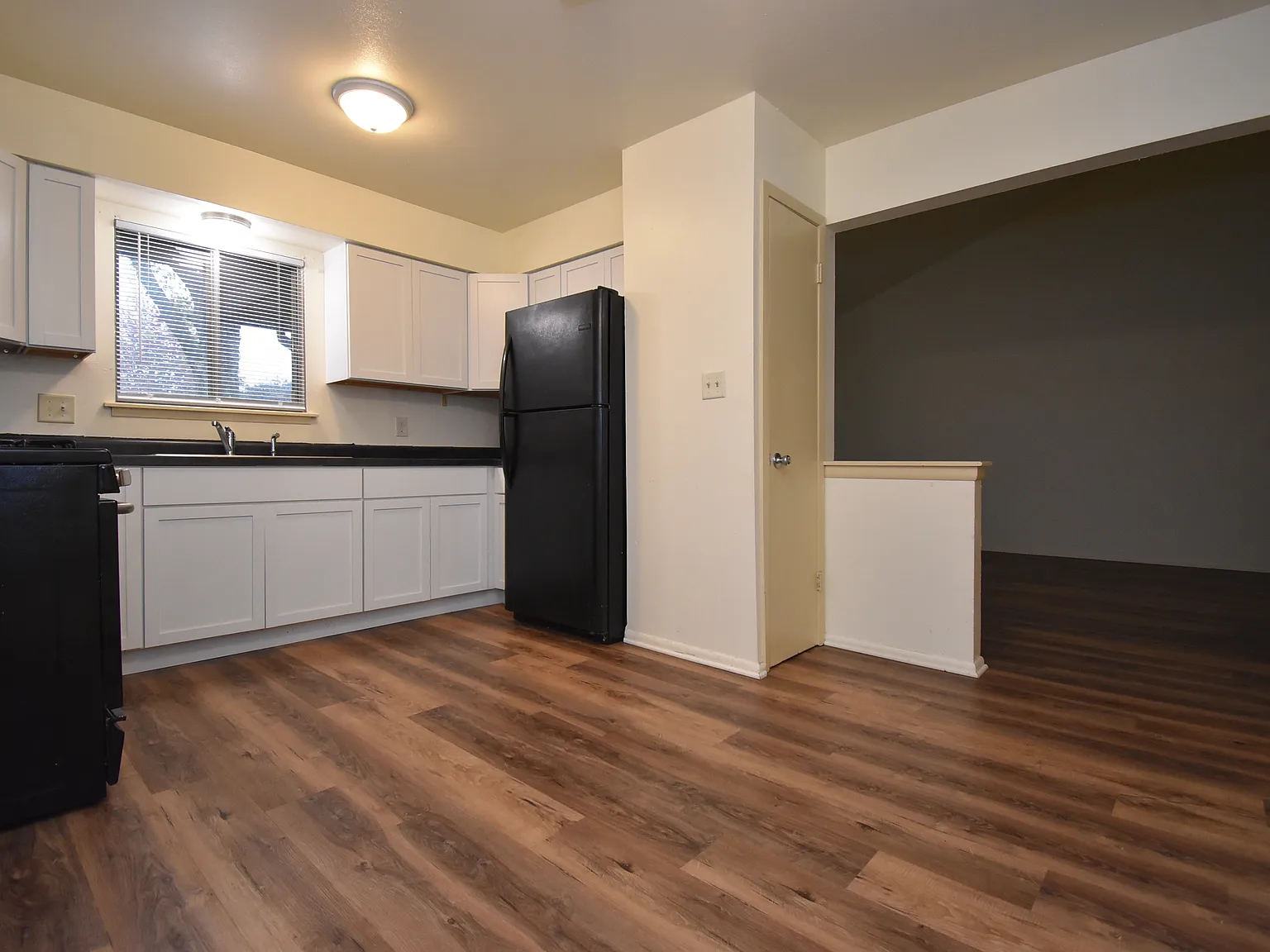 4 bed, 1100 sqft, $2,100 — Photo 4