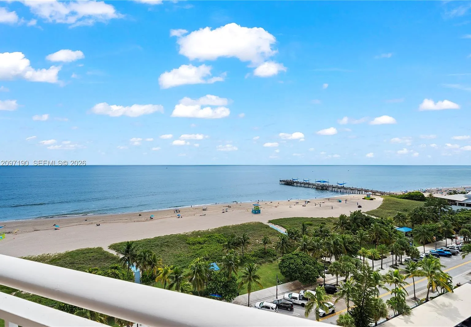 Bermuda House Condominium — Photo 1