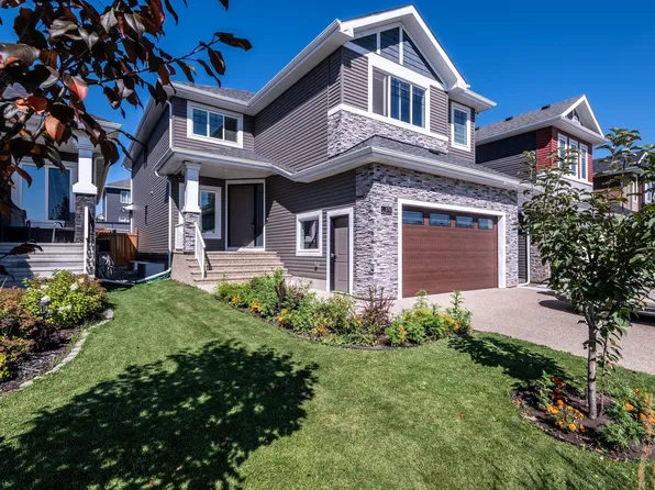 3711 Hummingbird Way NW, Edmonton, AB T5S 0M9